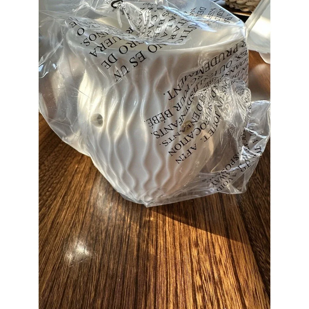 NEW Scentsy “Wall Crinkle” Plug-In Wax Warmer – Never Used!